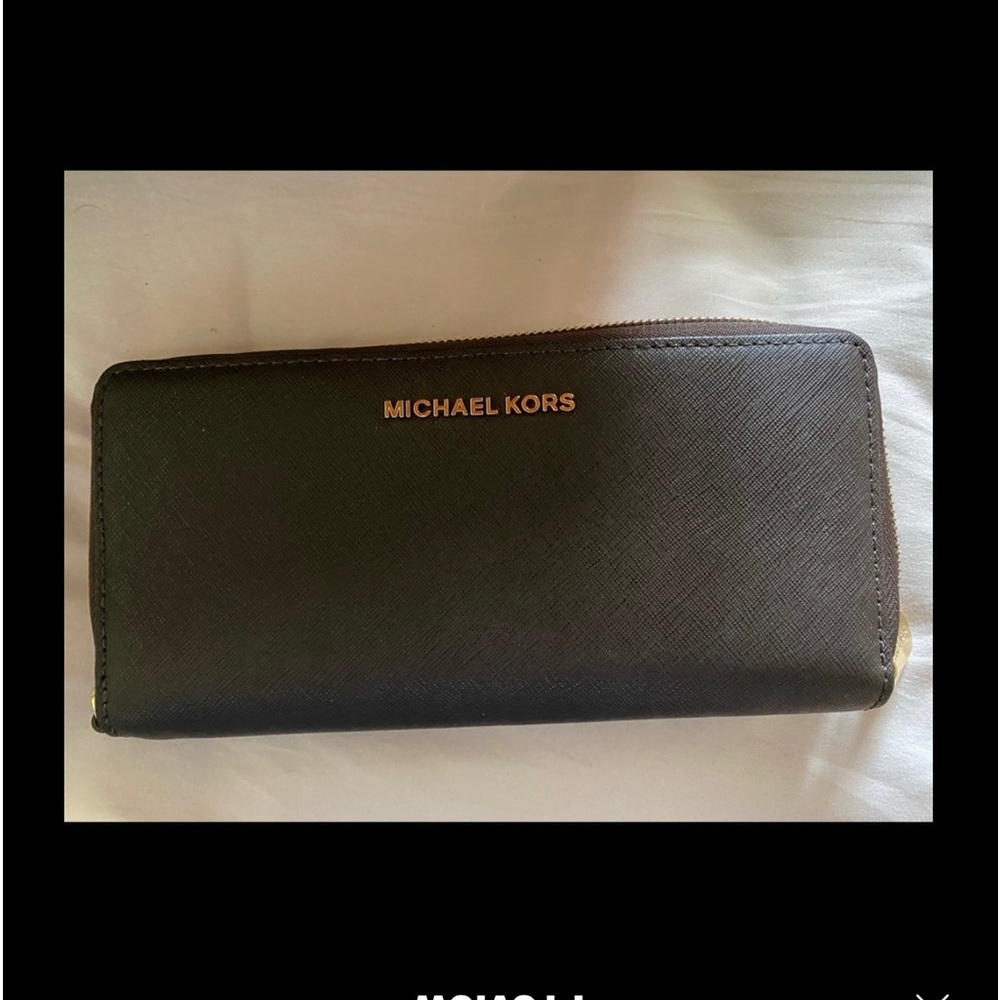 Brand new MK Wallet Dark Brown with plenty of card slots